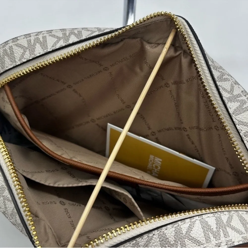 MICHAEL KORS LARGE EW ZIP CHAIN CROSSBODY BAG & JET SET TRAVEL MD ZA CARD CASE
